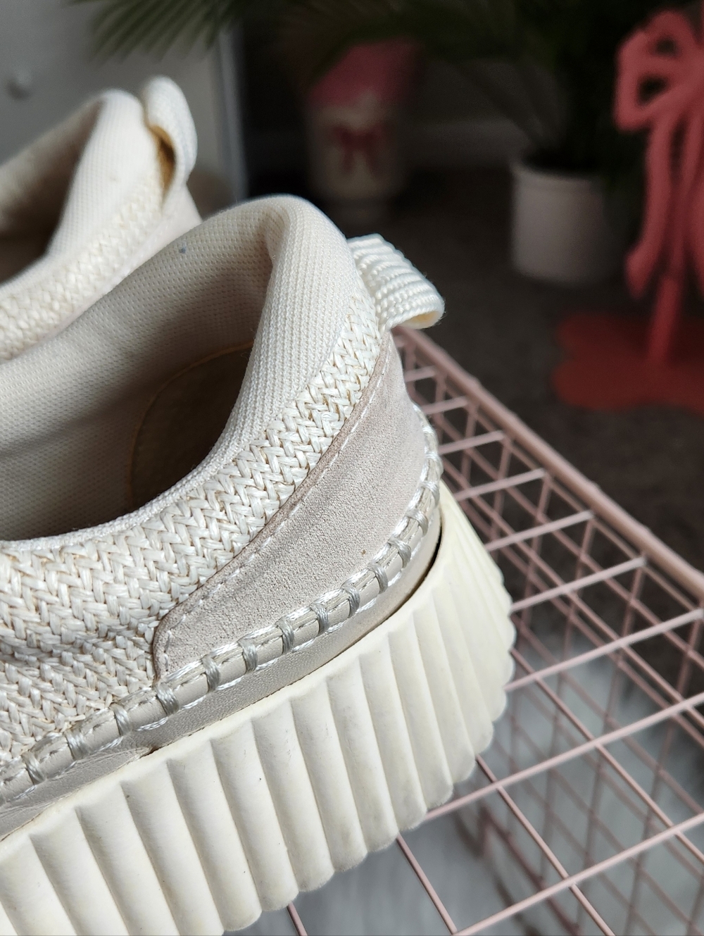 SZ 10 Dolce Vita Women's Cream Platform Sneaker - Picture 5 of 9